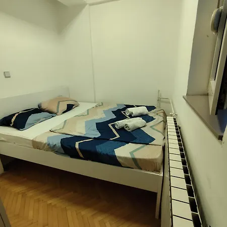 Station Apartment *